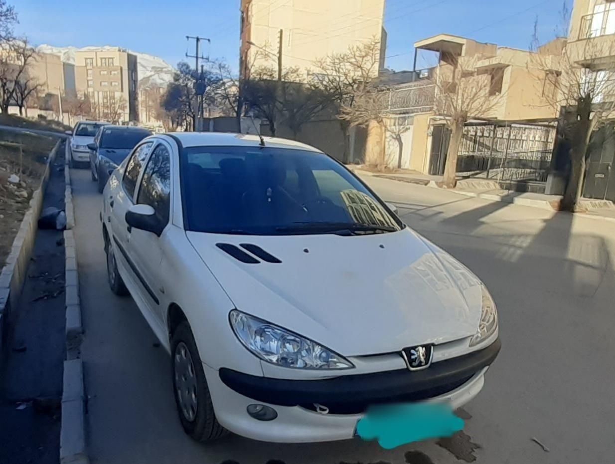 پژو ۲۰۶ صندوق دار v8 - 1392