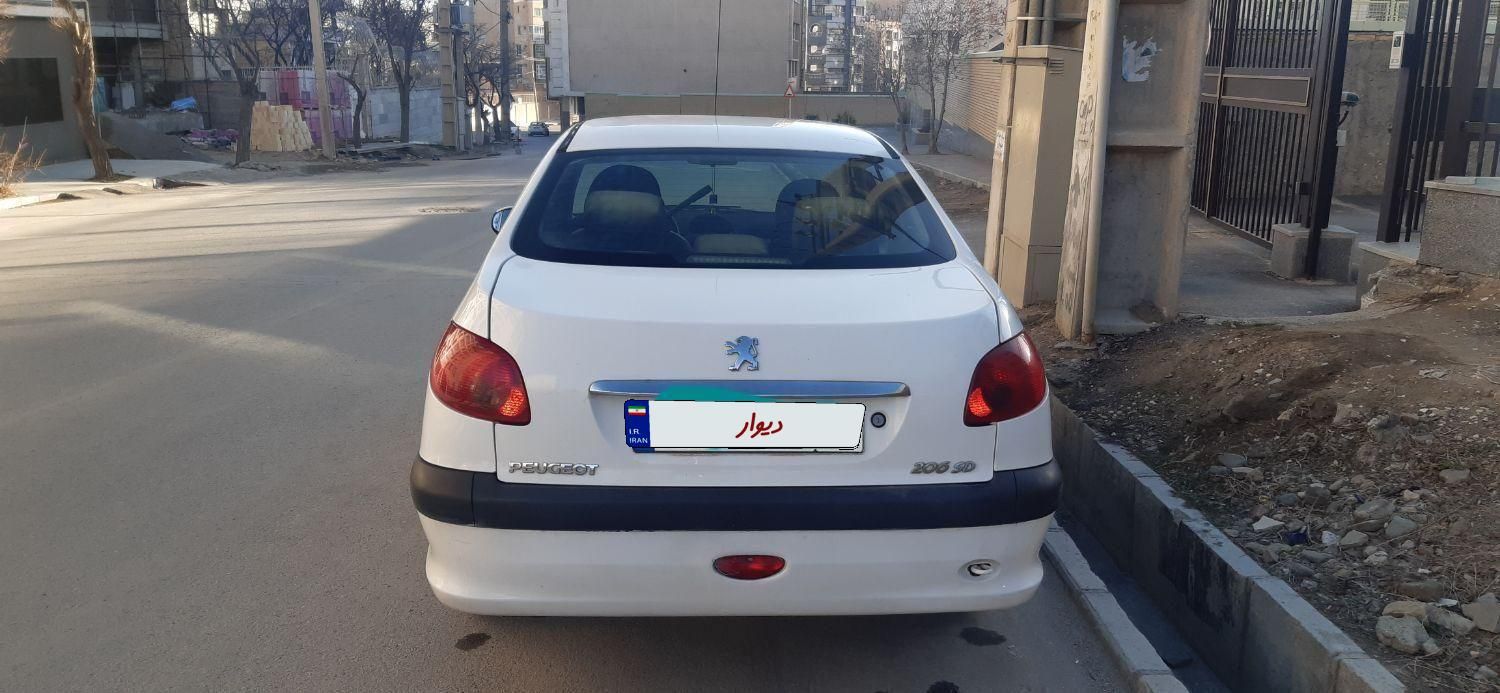 پژو ۲۰۶ صندوق دار v8 - 1392