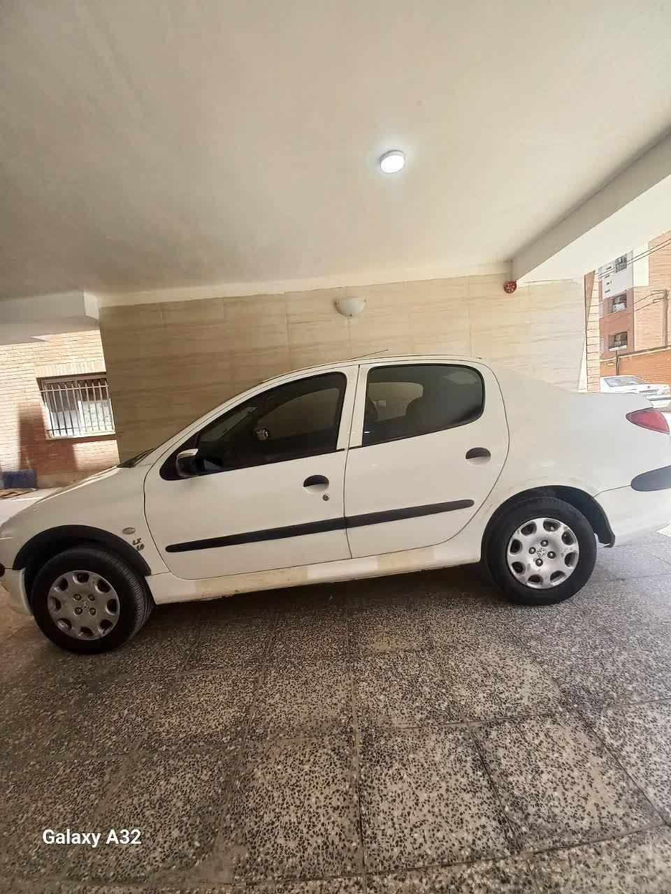 پژو ۲۰۶ صندوق دار v8 - 1390