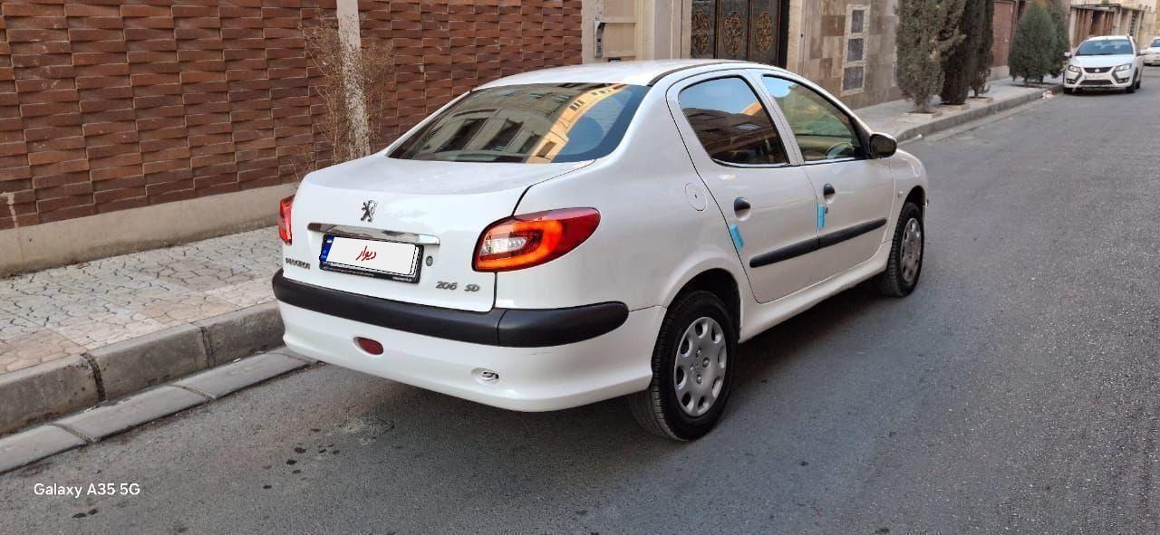 پژو ۲۰۶ صندوق دار v8 - 1392