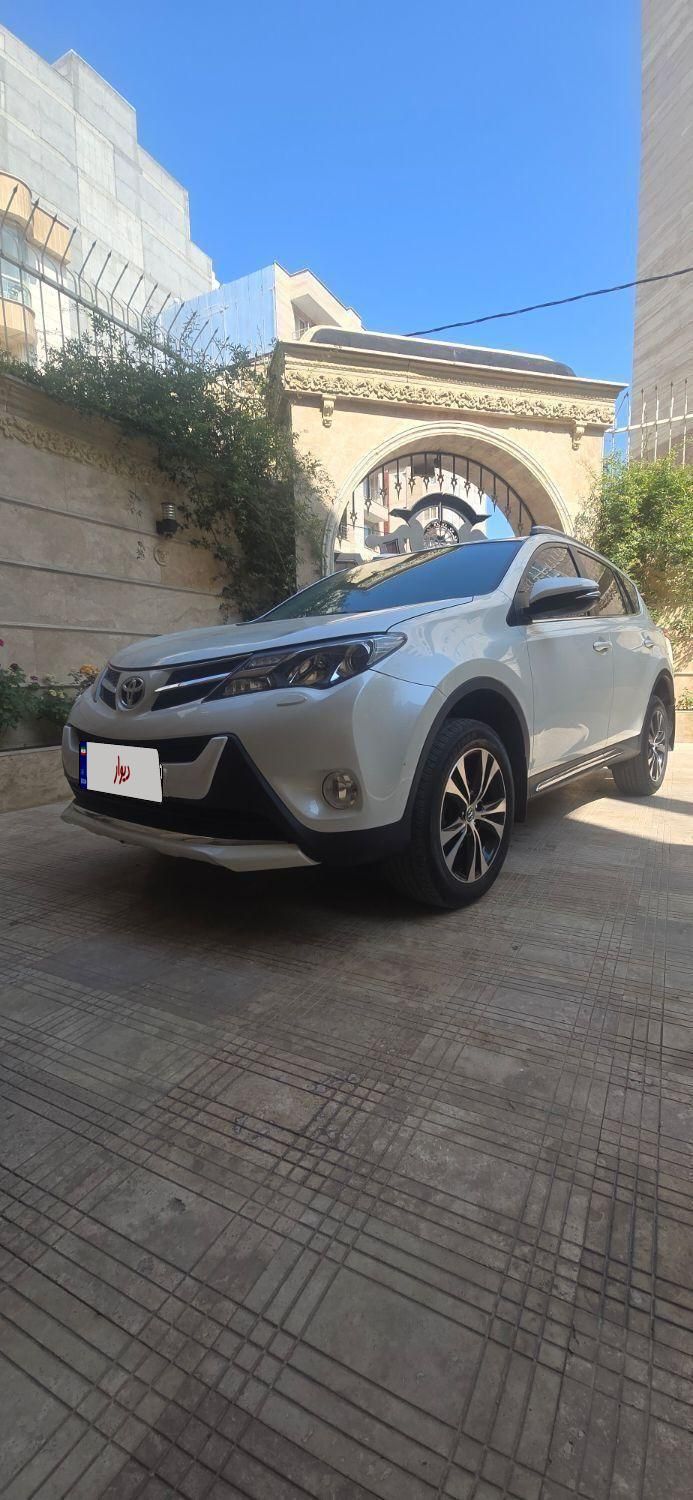 تویوتا راو 4 فول - 2015