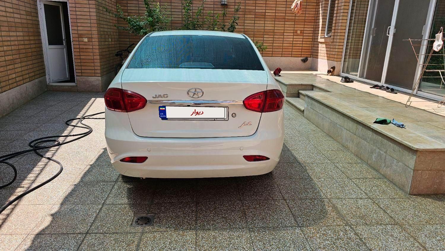 جک J4 اتوماتیک ساده - 1402