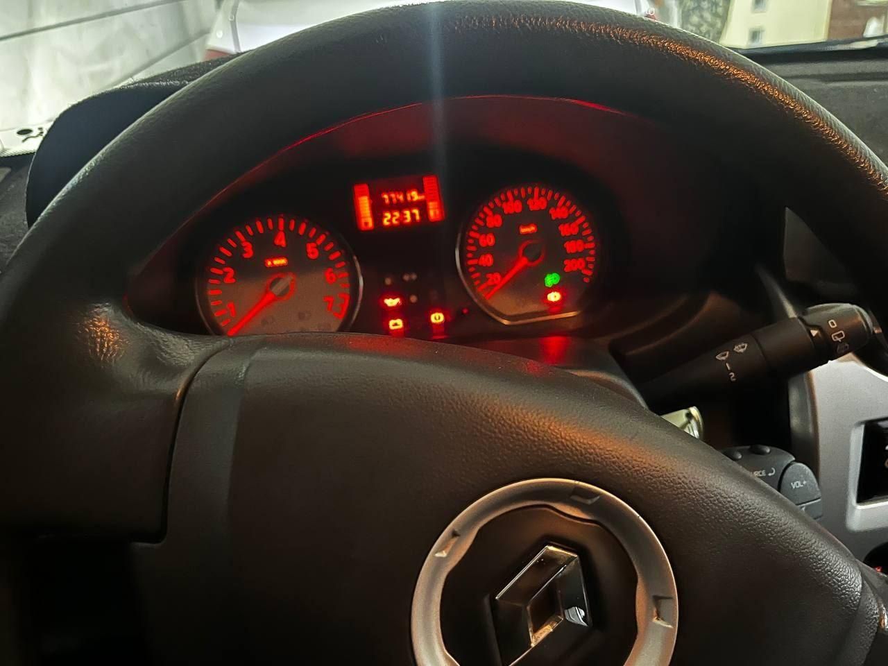 رنو ساندرو دنده ای - 1395