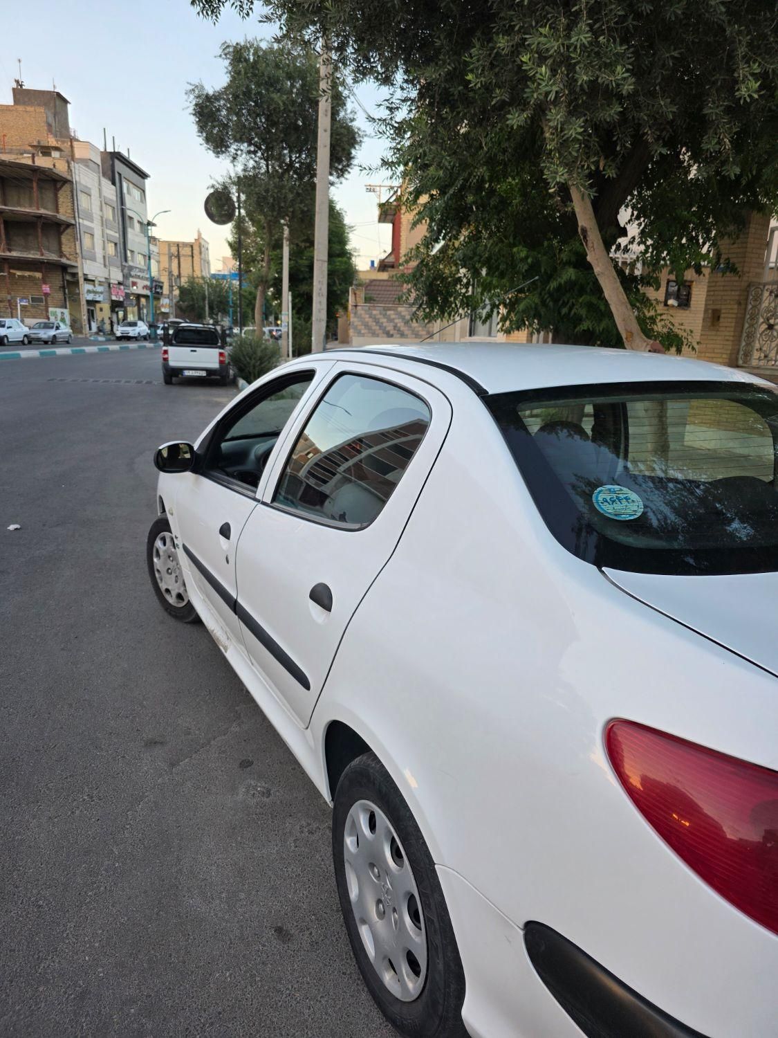 پژو ۲۰۶ صندوق دار v8 - 1399