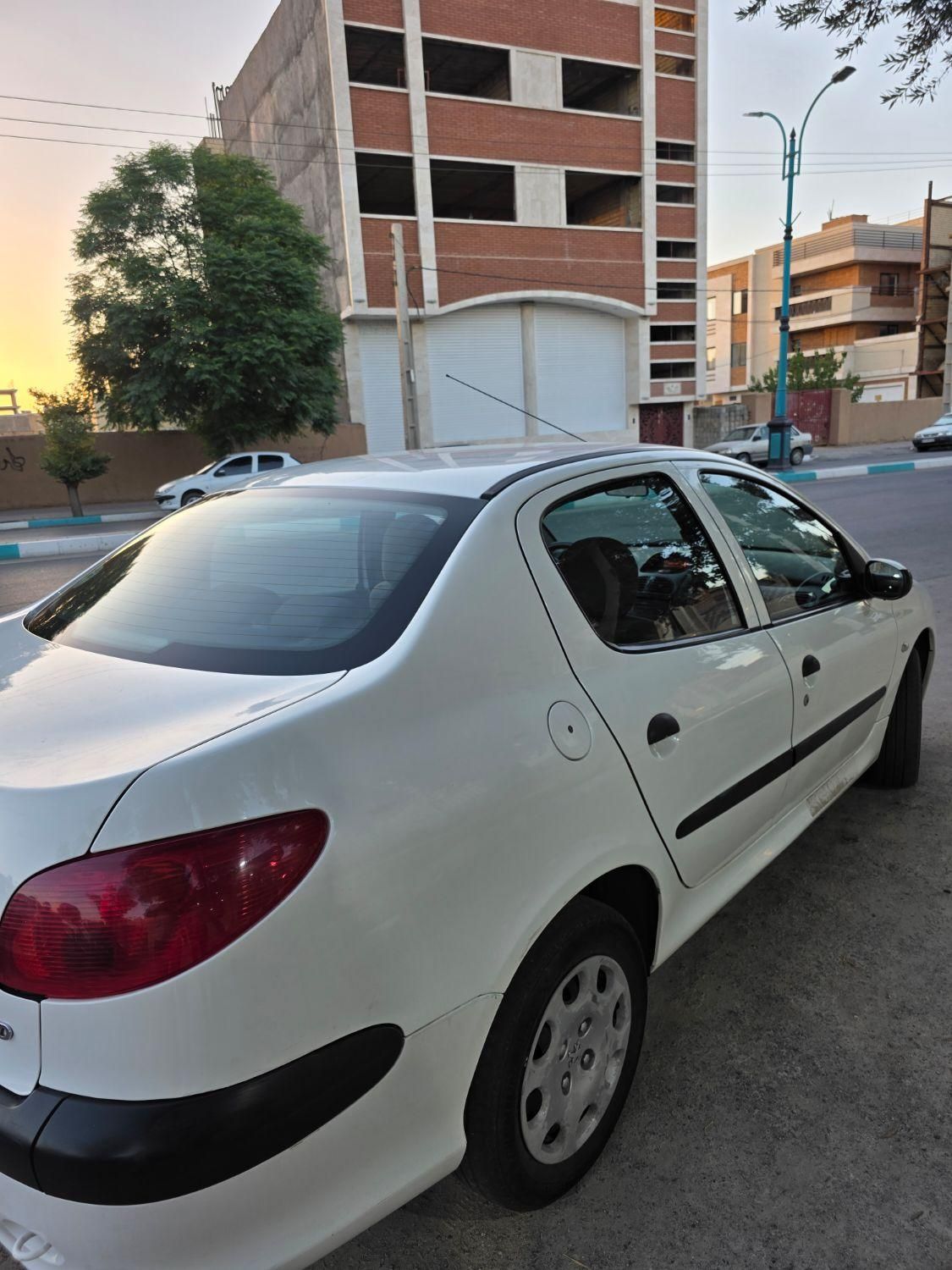 پژو ۲۰۶ صندوق دار v8 - 1399