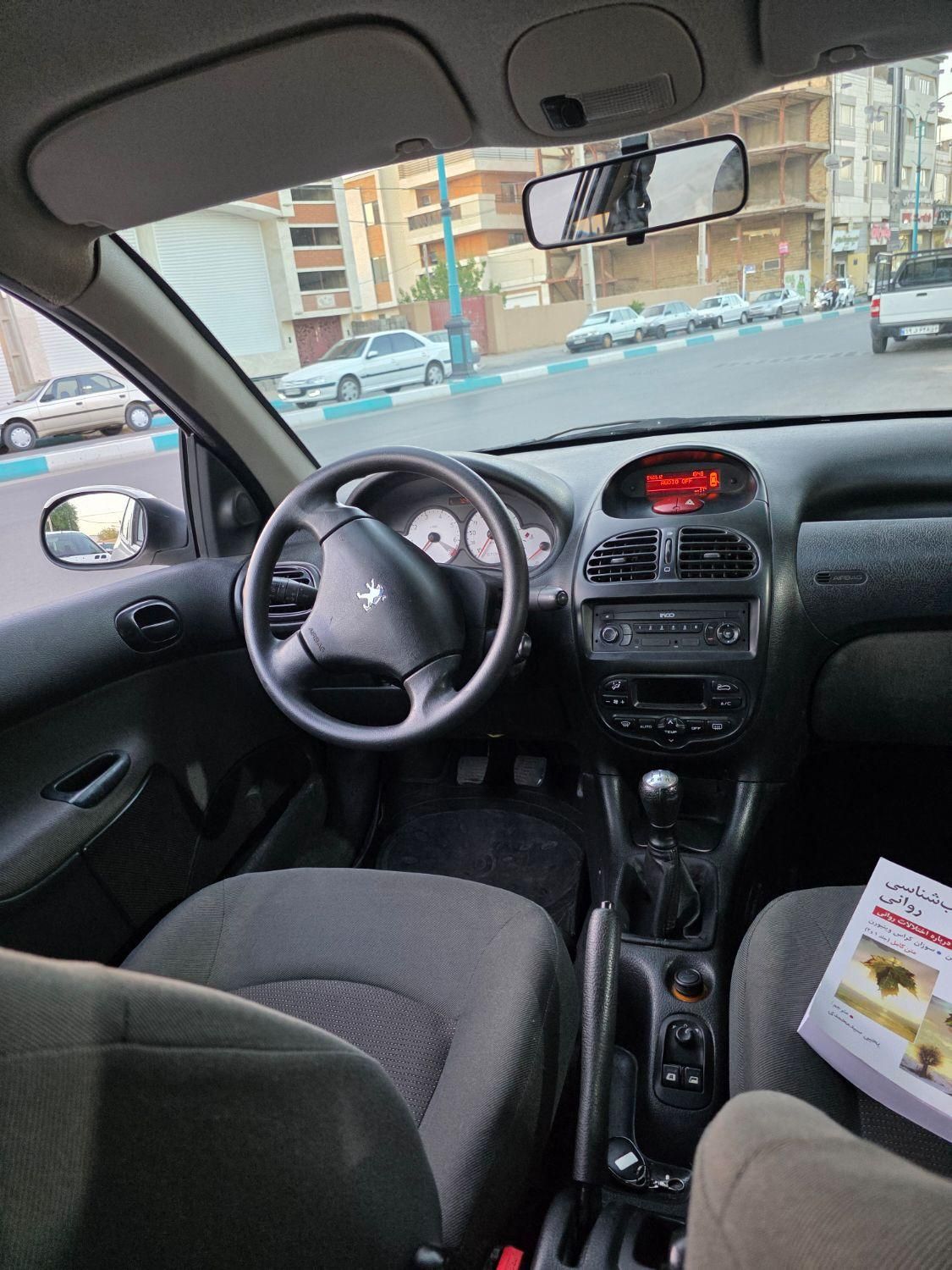 پژو ۲۰۶ صندوق دار v8 - 1399