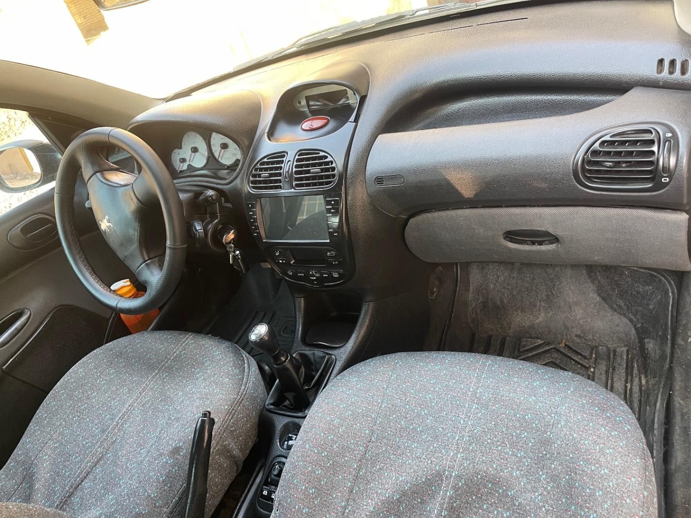 پژو ۲۰۶ صندوق دار v8 - 1385