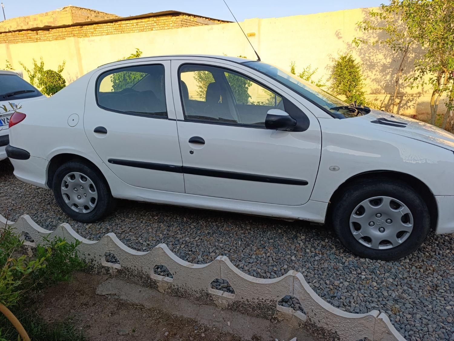 پژو ۲۰۶ صندوق دار v8 - 1393