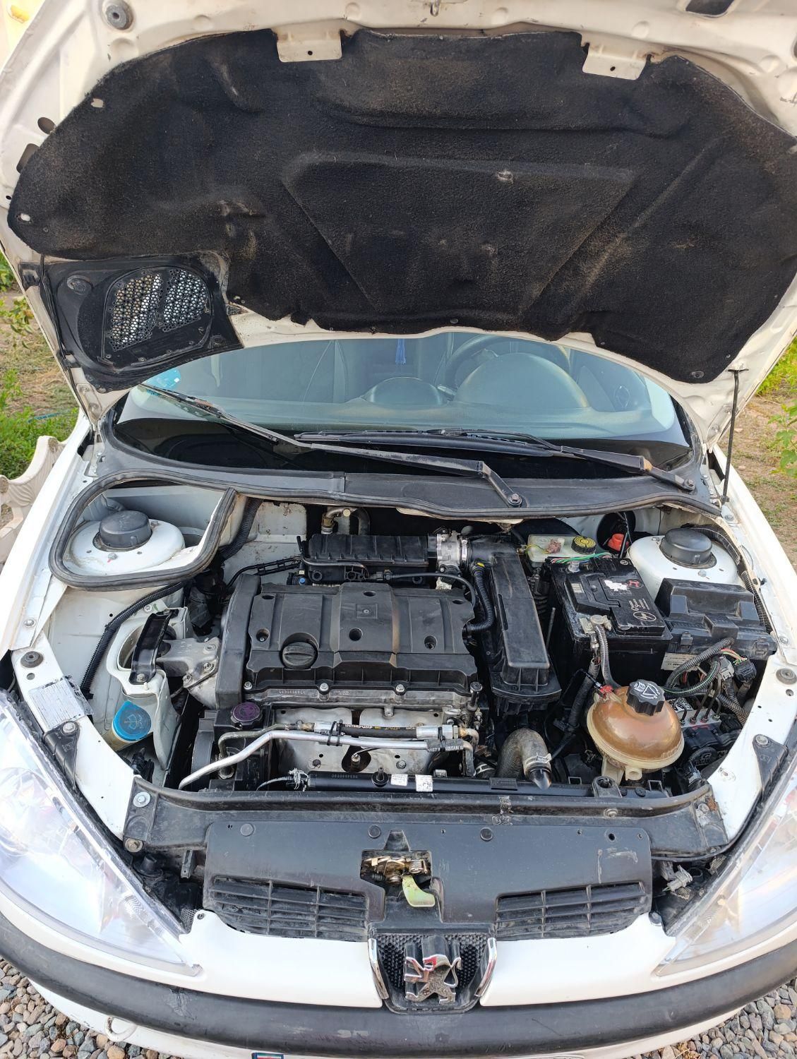 پژو ۲۰۶ صندوق دار v8 - 1393