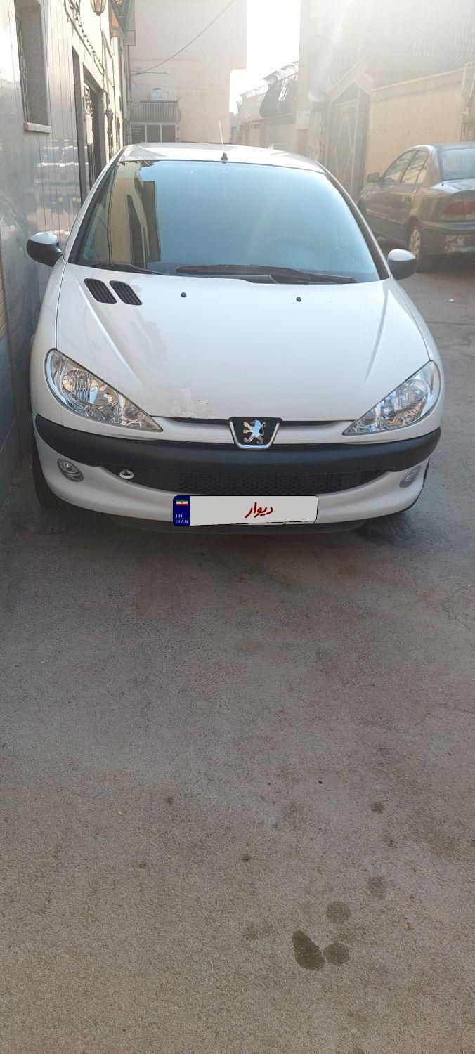 پژو ۲۰۶ صندوق دار v8 - 1394