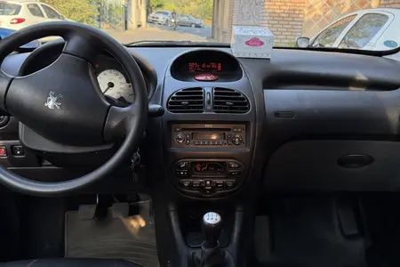 پژو ۲۰۶ صندوق دار v8 - 1396