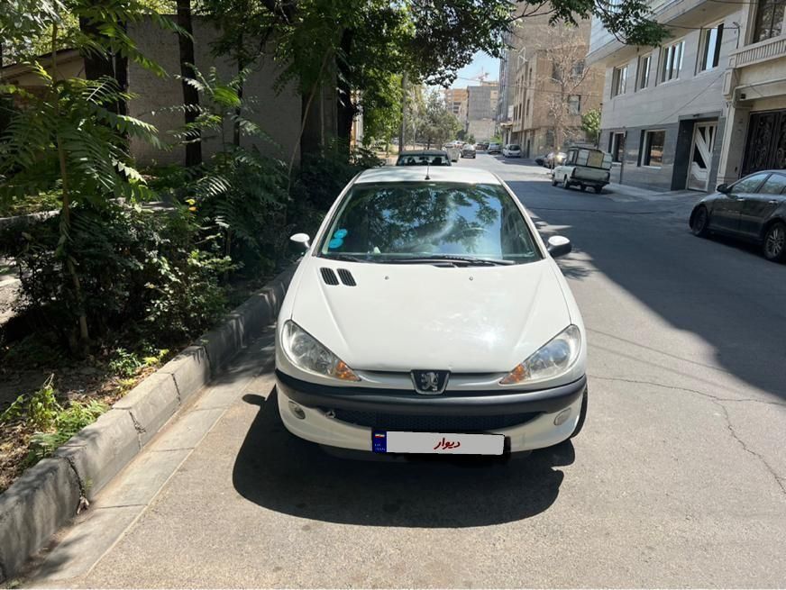پژو ۲۰۶ صندوق دار v8 - 1389