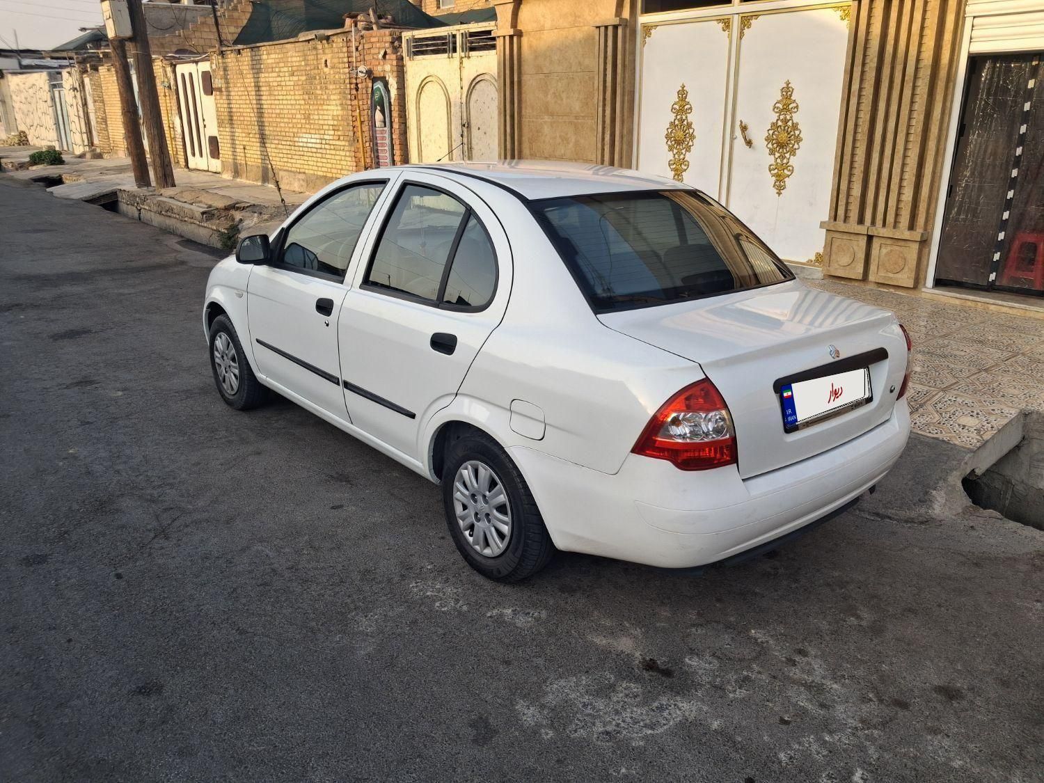 تیبا صندوق دار SX - 1399