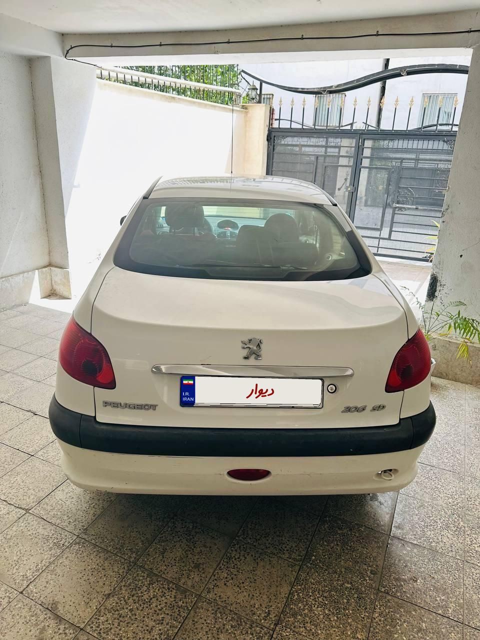 پژو ۲۰۶ صندوق دار v8 - 1395