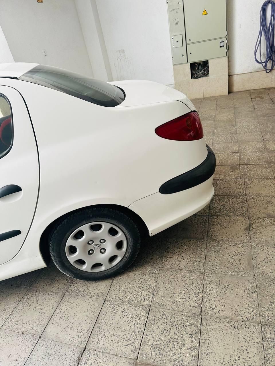پژو ۲۰۶ صندوق دار v8 - 1395