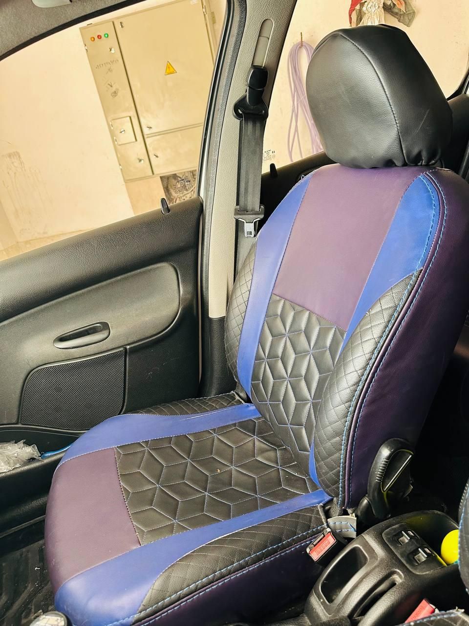 پژو ۲۰۶ صندوق دار v8 - 1395