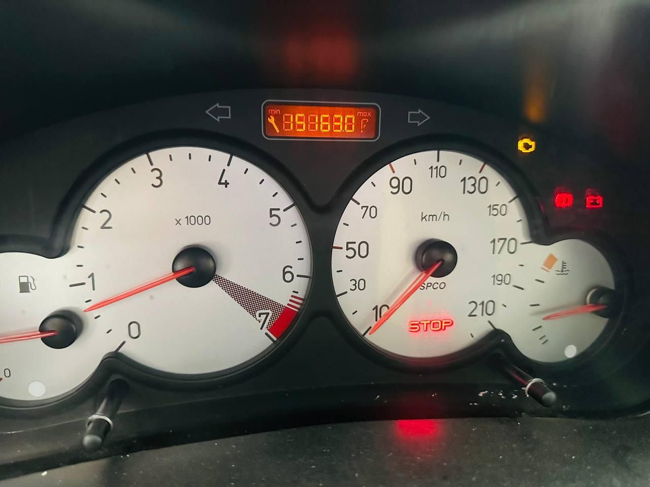 پژو ۲۰۶ صندوق دار v8 - 1395