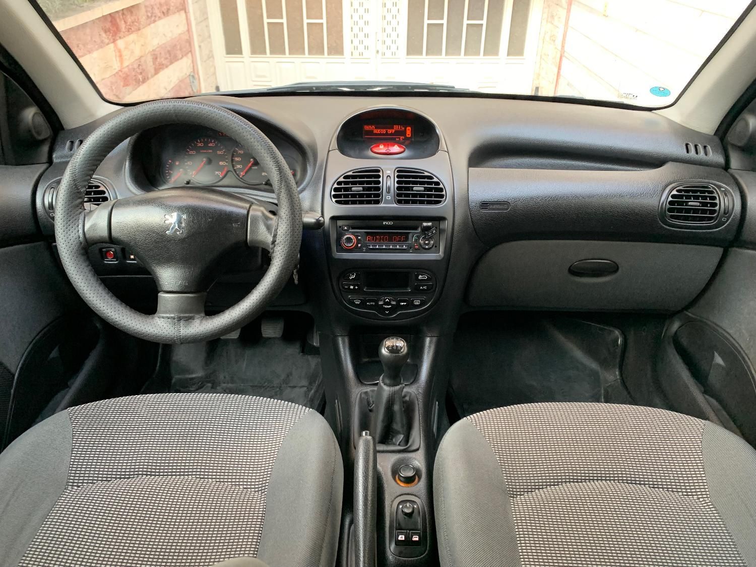 پژو ۲۰۶ صندوق دار v8 - 1397