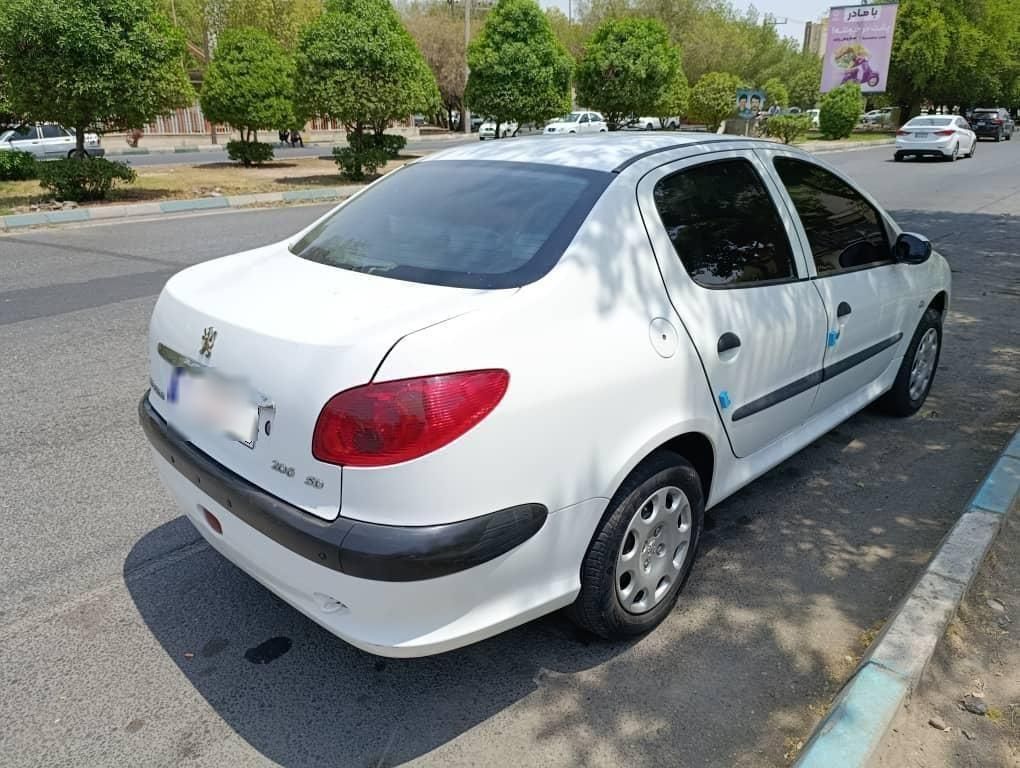 پژو ۲۰۶ صندوق دار v8 - 1399
