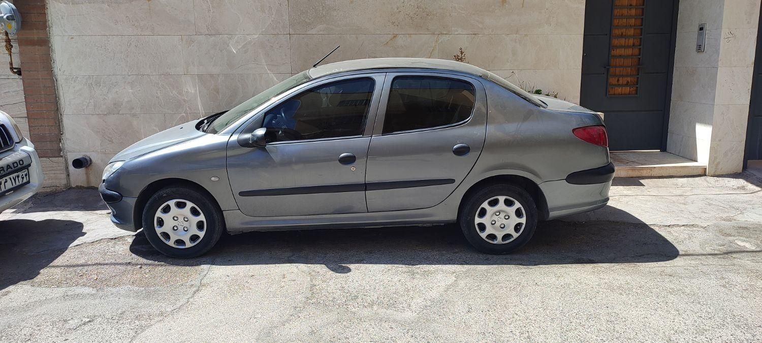 پژو ۲۰۶ صندوق دار v8 - 1395