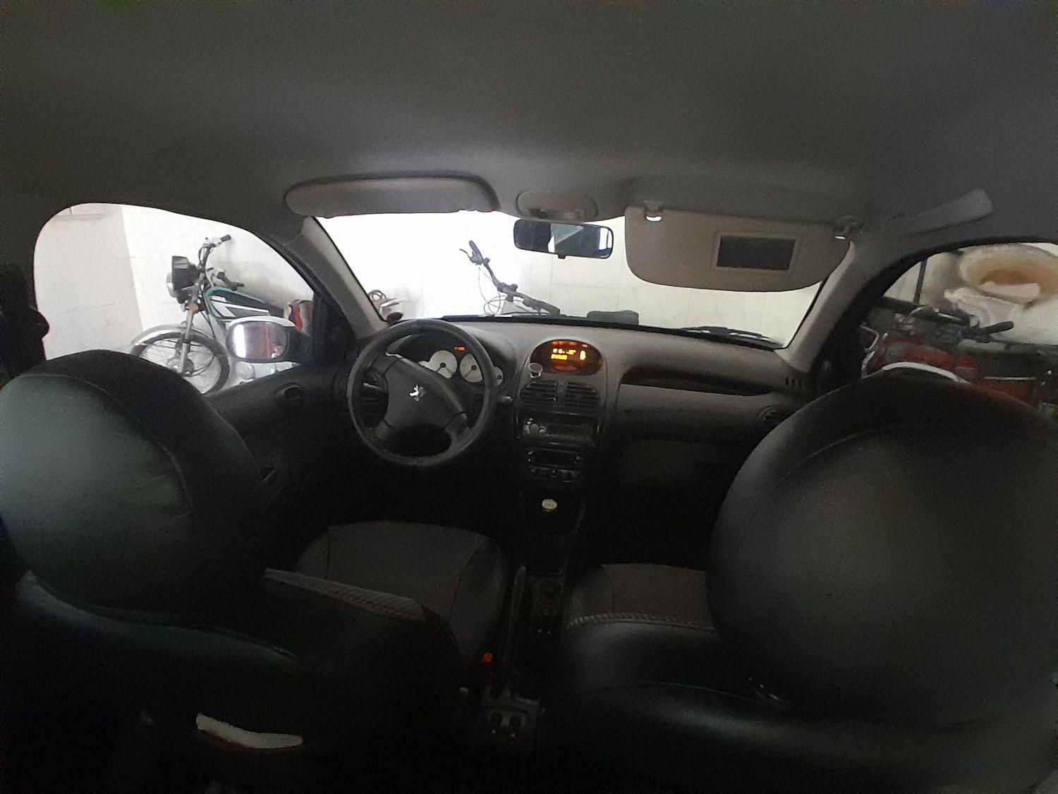پژو ۲۰۶ صندوق دار v8 - 1393