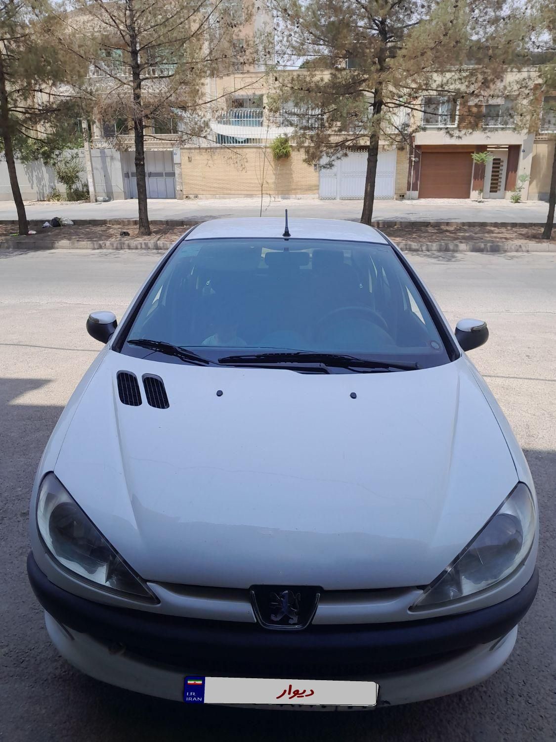 پژو ۲۰۶ صندوق دار v8 - 1393