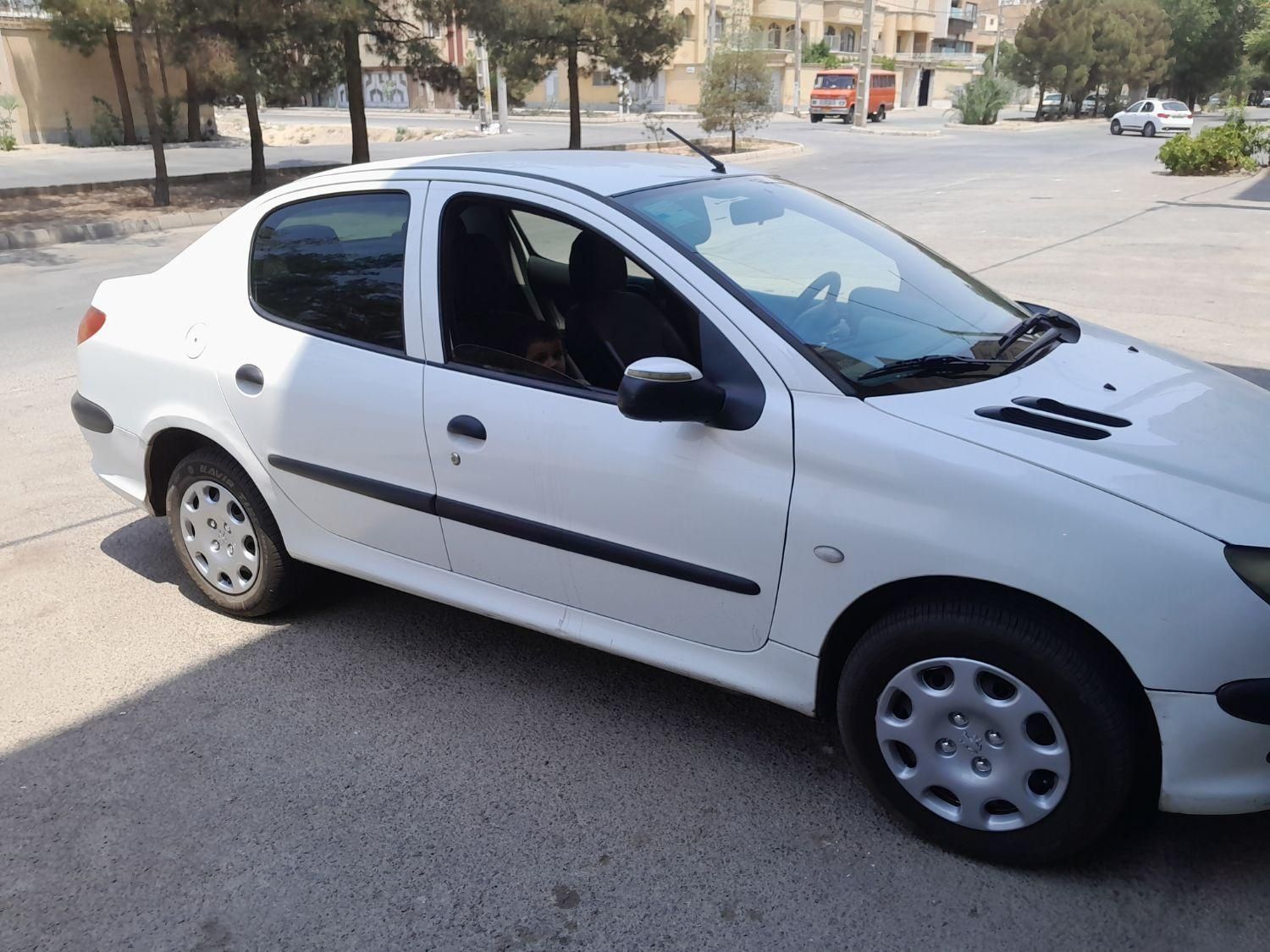پژو ۲۰۶ صندوق دار v8 - 1393