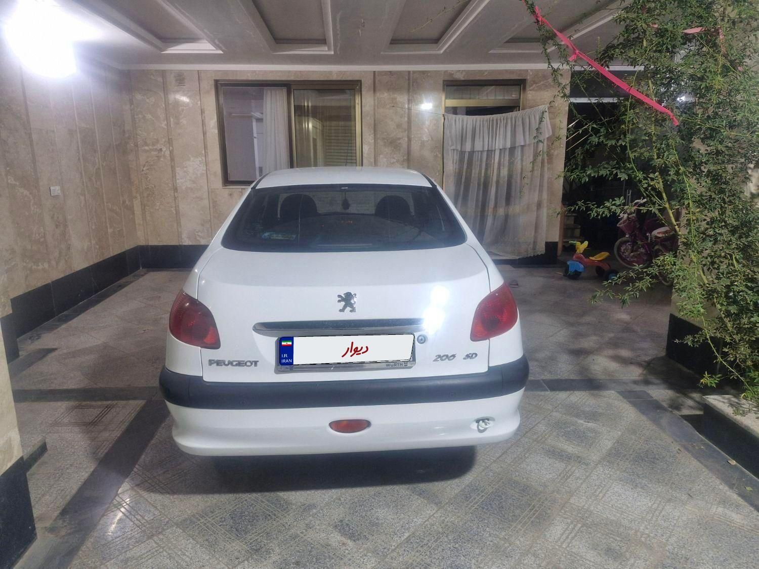 پژو ۲۰۶ صندوق دار v8 - 1396