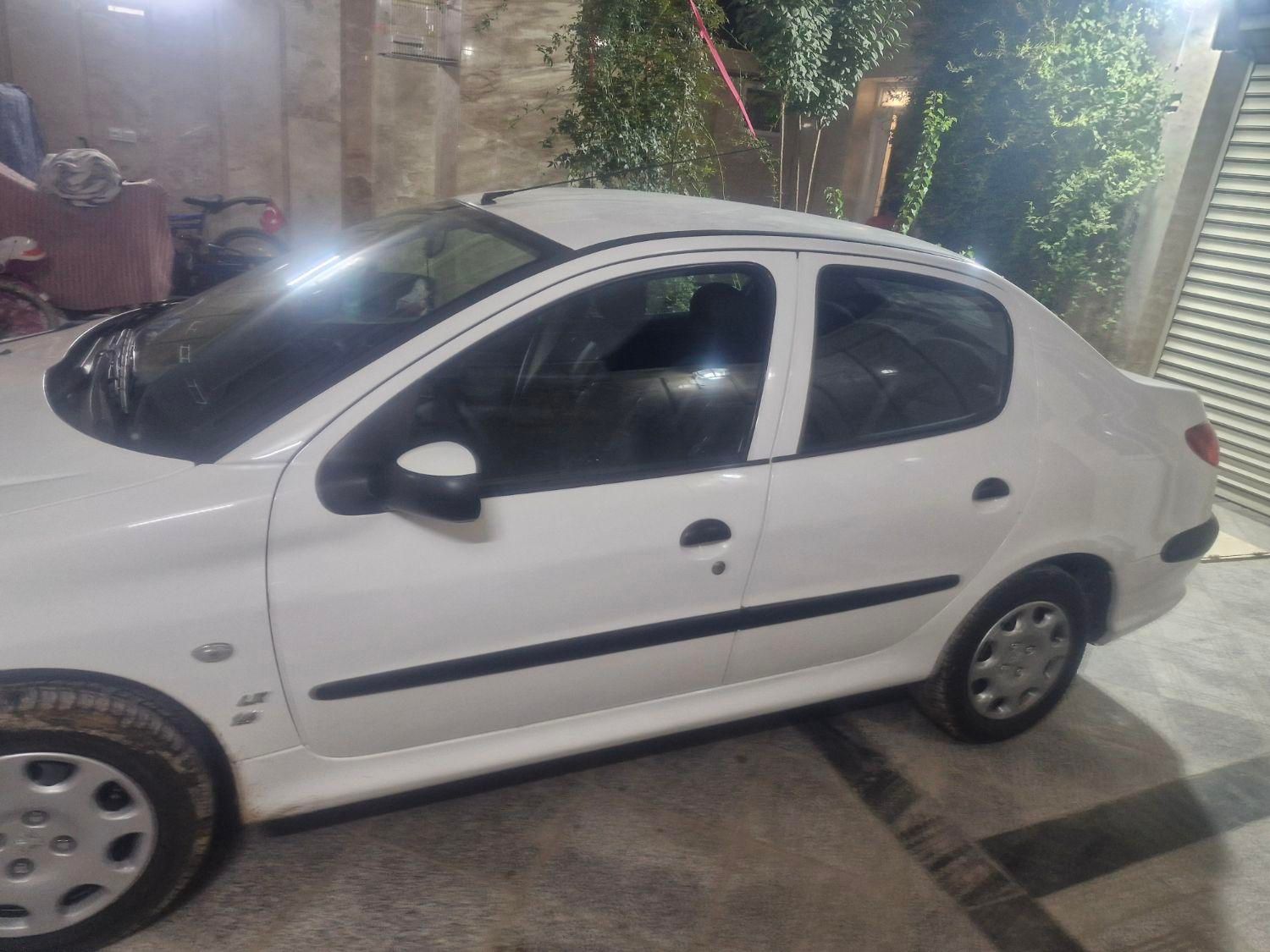 پژو ۲۰۶ صندوق دار v8 - 1396