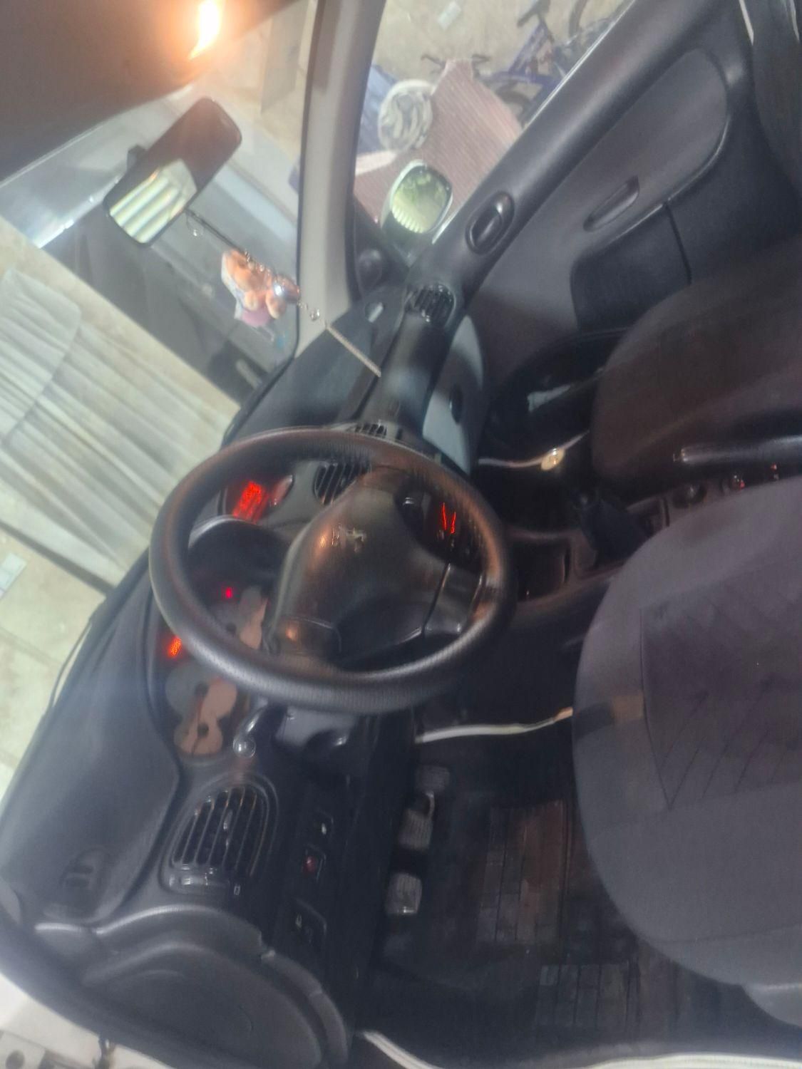 پژو ۲۰۶ صندوق دار v8 - 1396