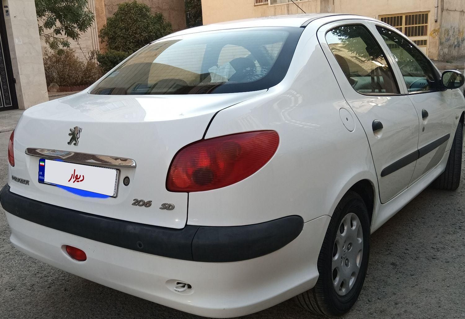 پژو ۲۰۶ صندوق دار v8 - 1396