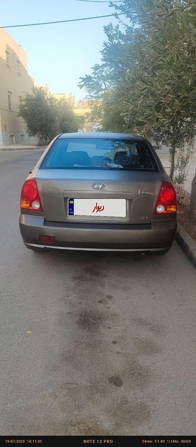 هیوندای ورنا دنده‌ ای - 1386