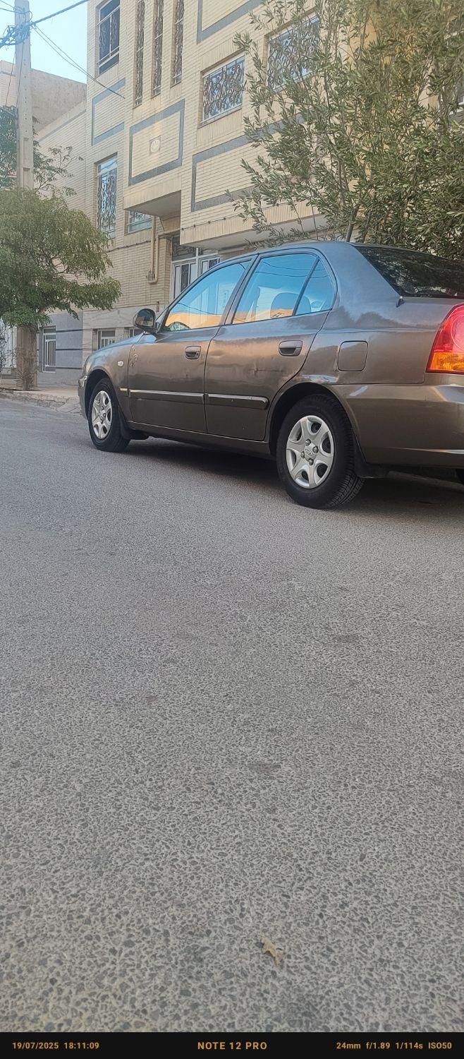 هیوندای ورنا دنده‌ ای - 1386