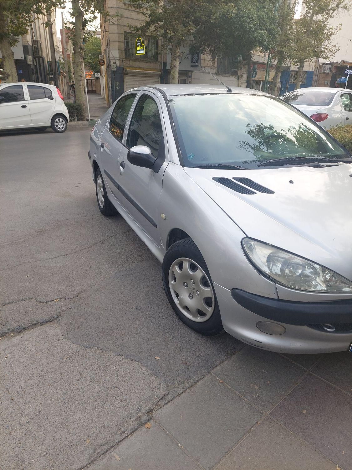 پژو ۲۰۶ صندوق دار v8 - 1393