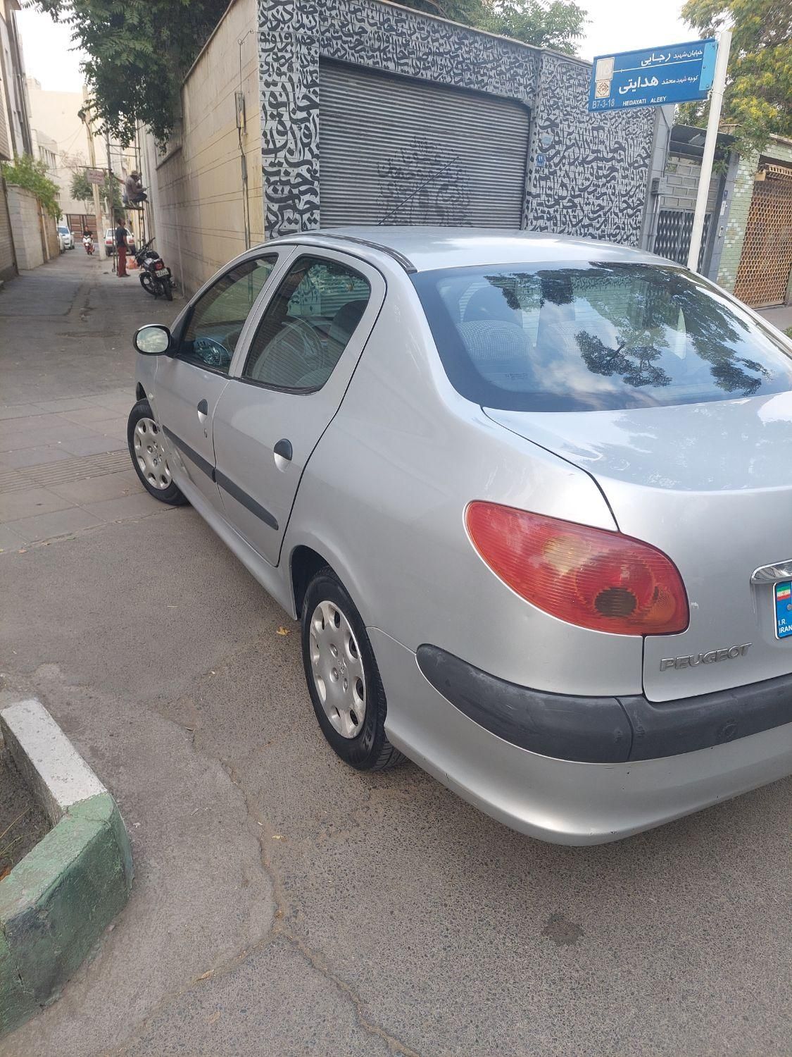 پژو ۲۰۶ صندوق دار v8 - 1393
