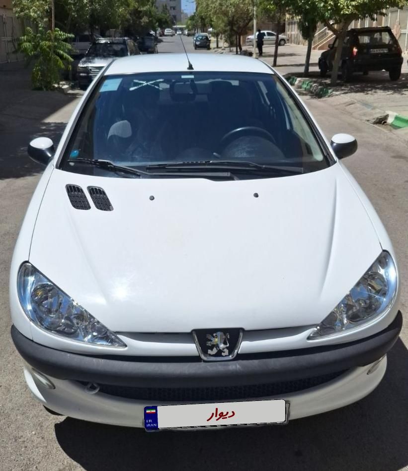 پژو ۲۰۶ صندوق دار v8 - 1398