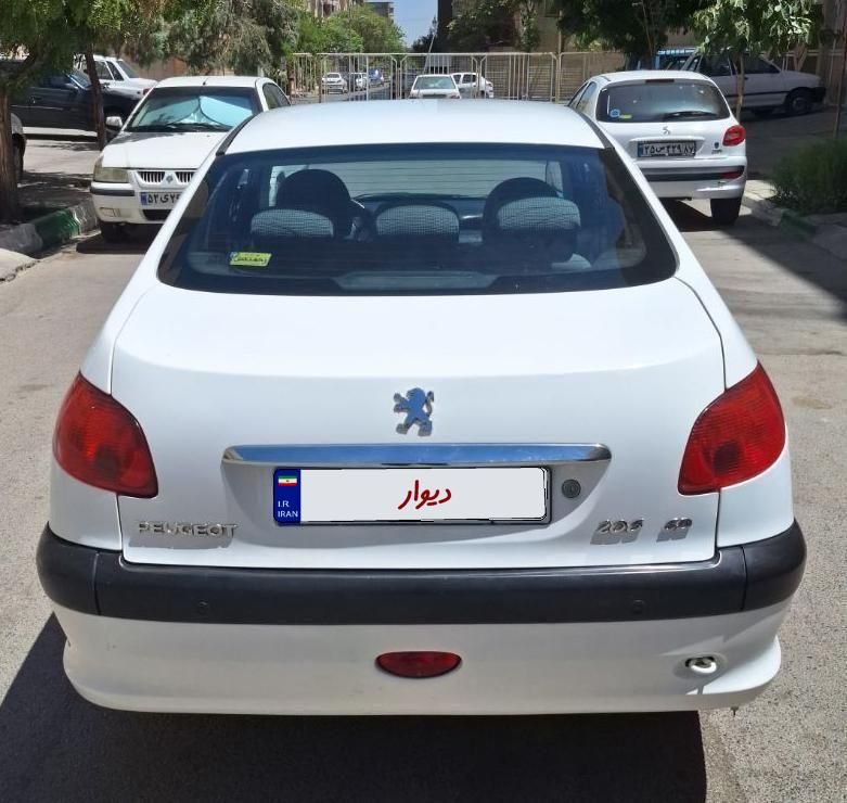 پژو ۲۰۶ صندوق دار v8 - 1398