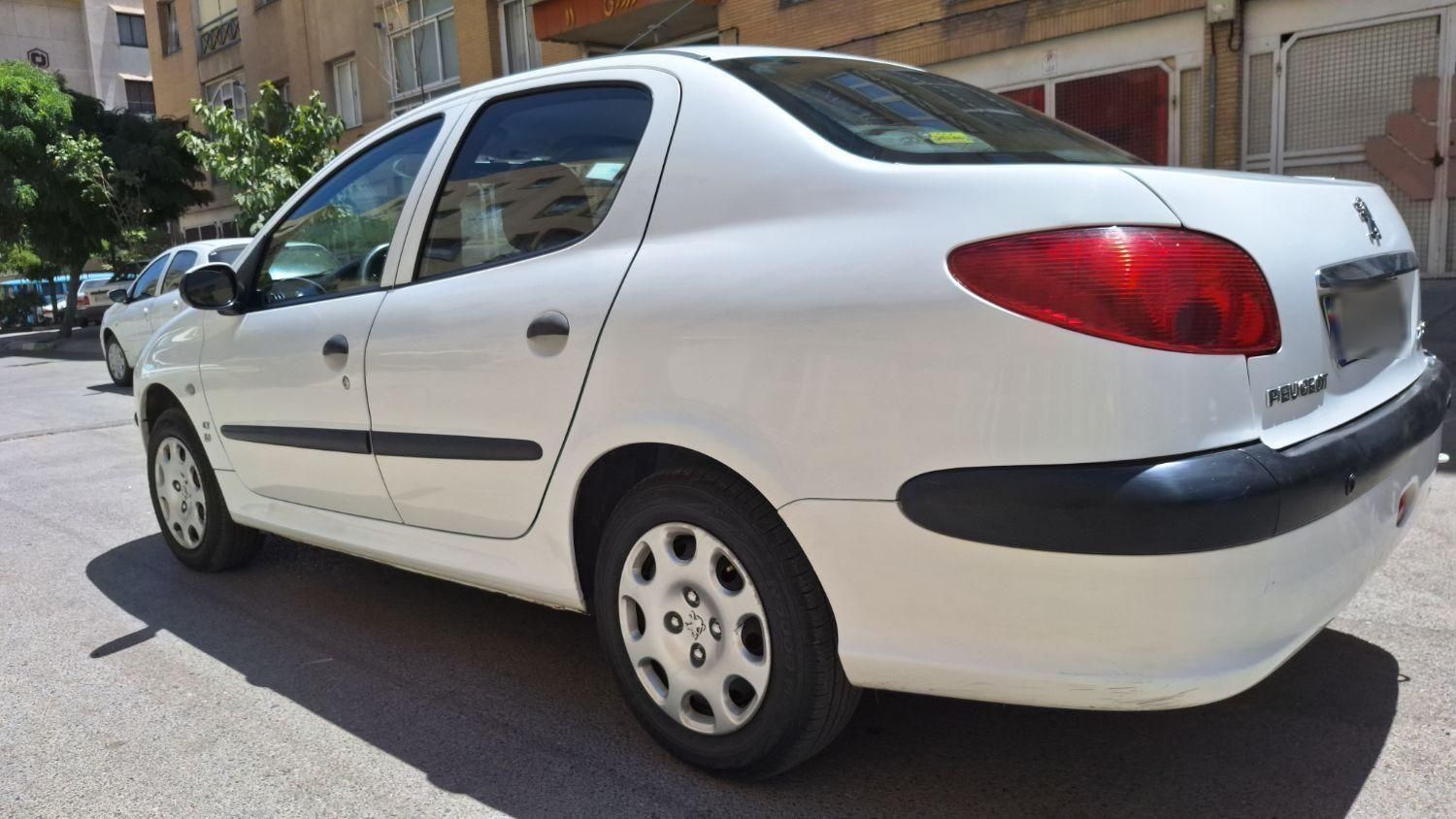 پژو ۲۰۶ صندوق دار v8 - 1398