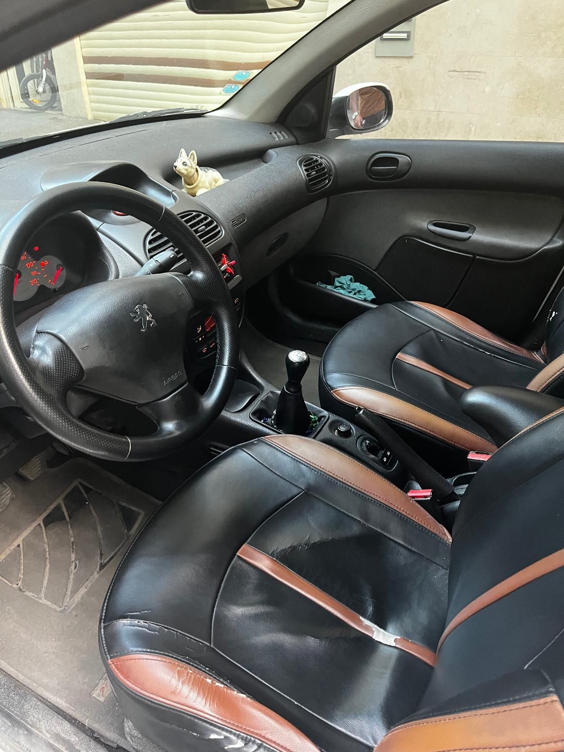 پژو ۲۰۶ صندوق دار v8 - 1390