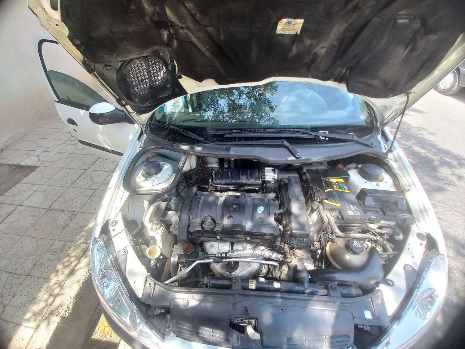 پژو ۲۰۶ صندوق دار v8 - 1396