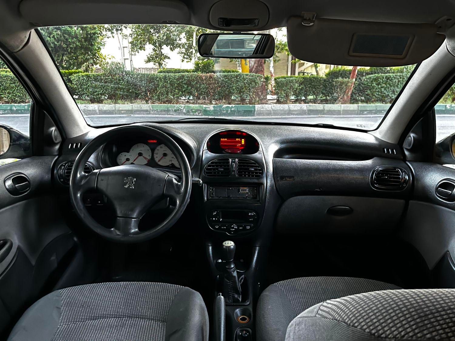 پژو ۲۰۶ صندوق دار v8 - 1395