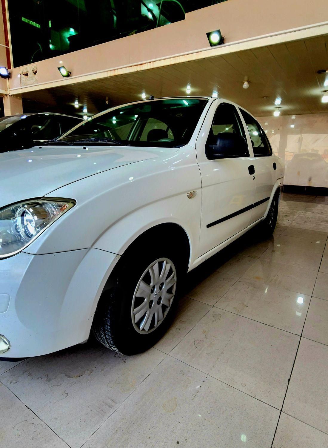 تیبا صندوق دار SX - 1400