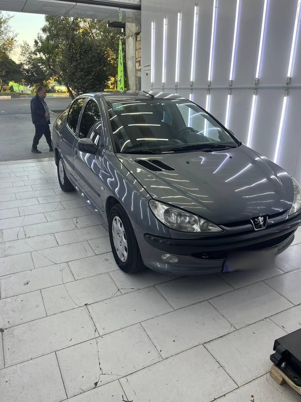 پژو ۲۰۶ صندوق دار v8 - 1396