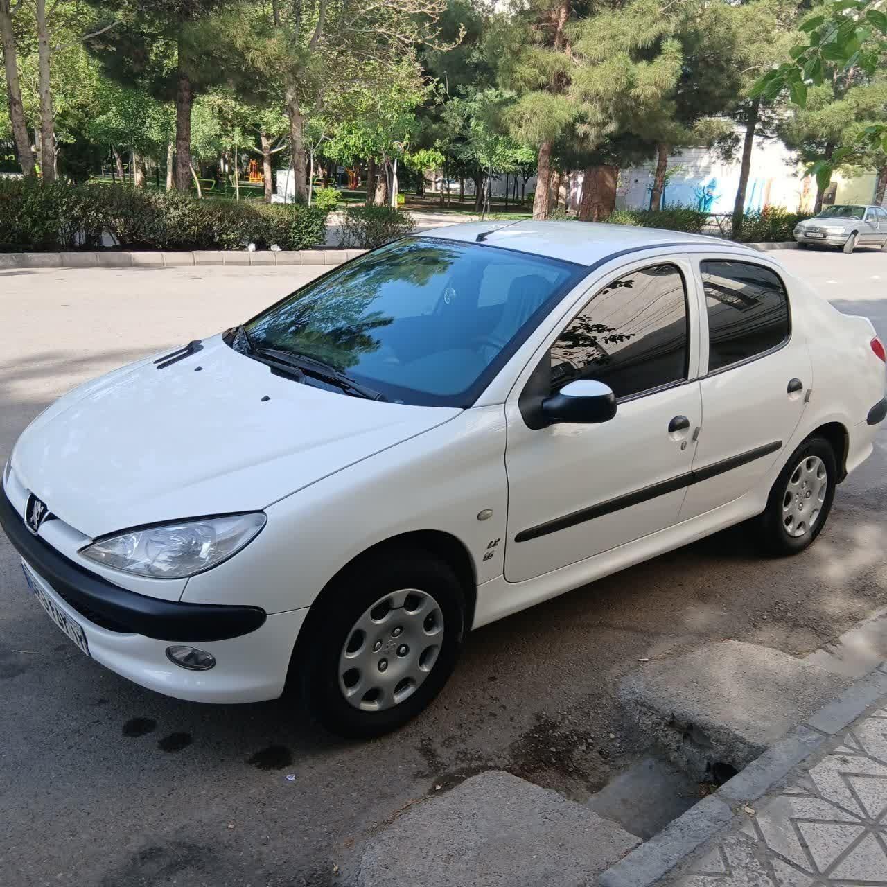 پژو ۲۰۶ صندوق دار v8 - 1395