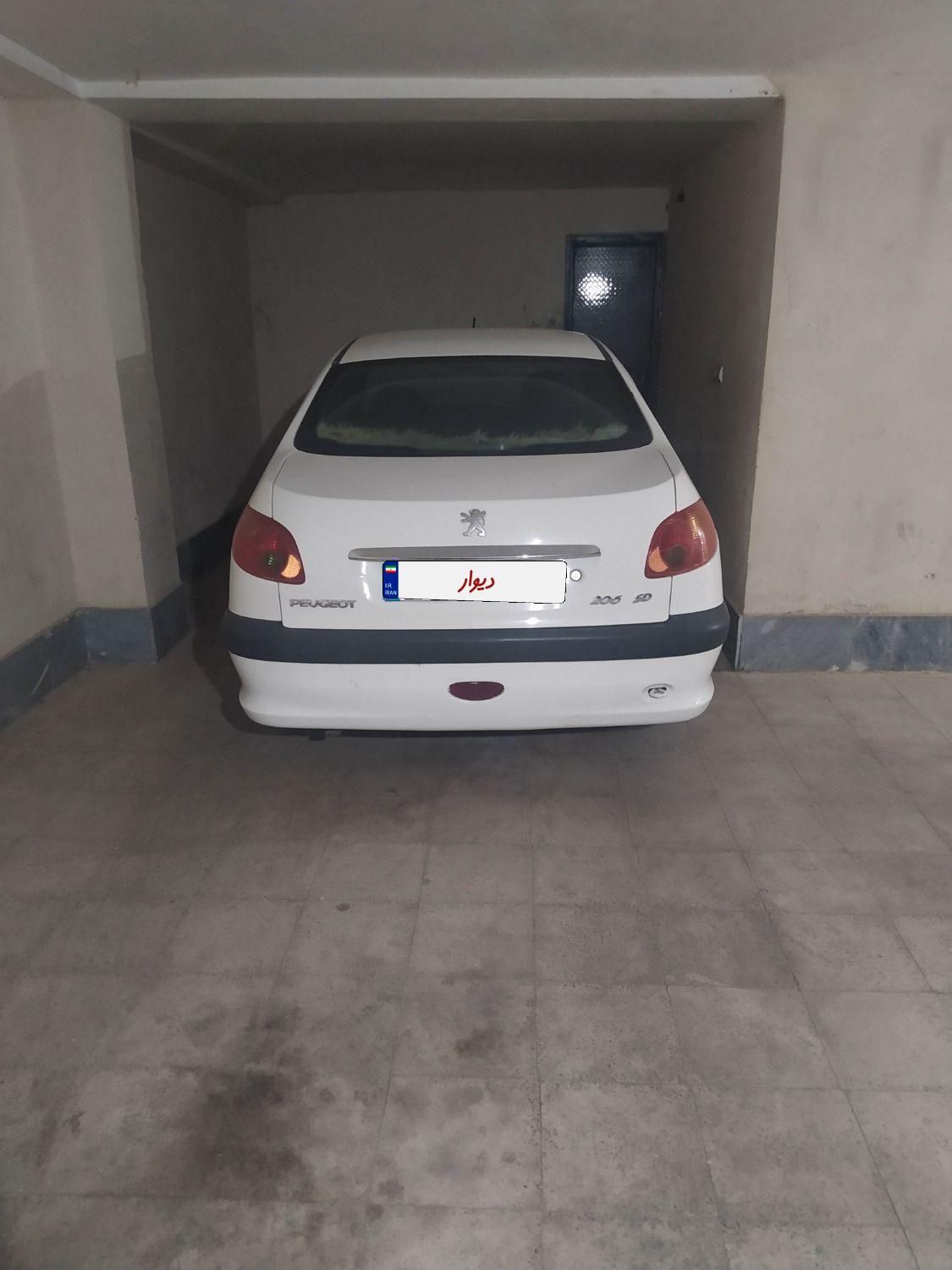 پژو ۲۰۶ صندوق دار v8 - 1392