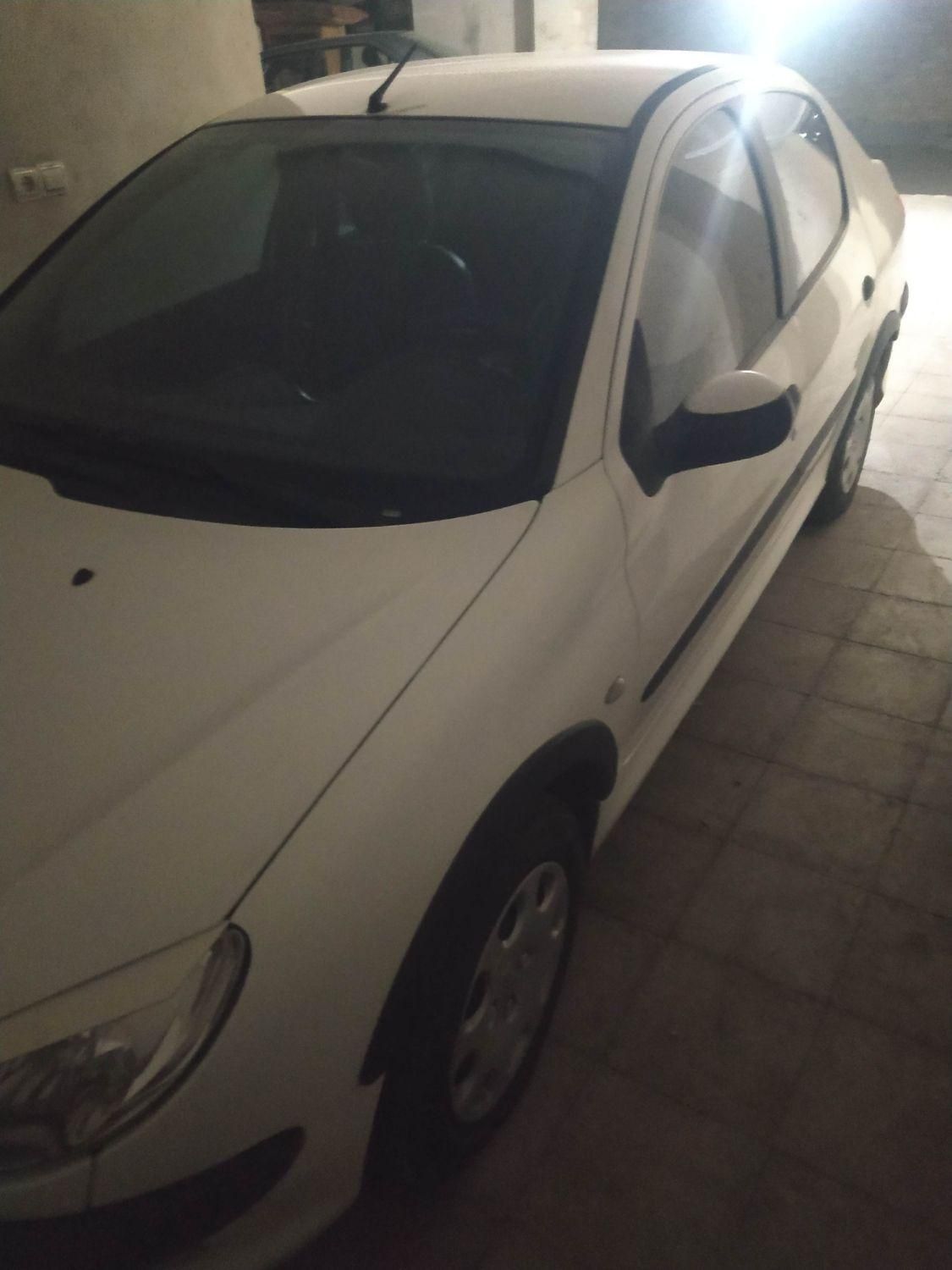 پژو ۲۰۶ صندوق دار v8 - 1392