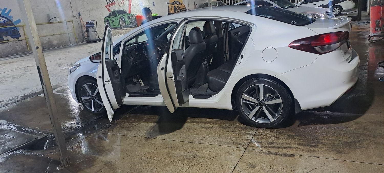 کیا سراتو 2.0 لیتر اتوماتیک GT لاین - 2017