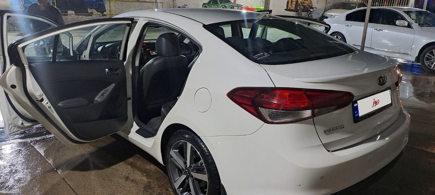 کیا سراتو 2.0 لیتر اتوماتیک GT لاین - 2017