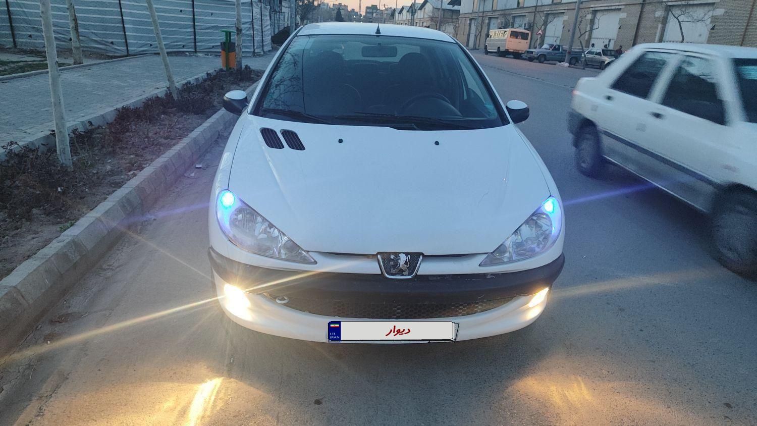 پژو ۲۰۶ صندوق دار v8 - 1395