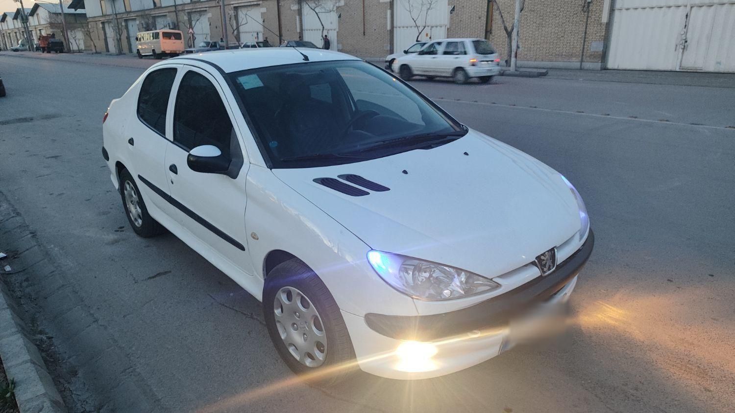 پژو ۲۰۶ صندوق دار v8 - 1395